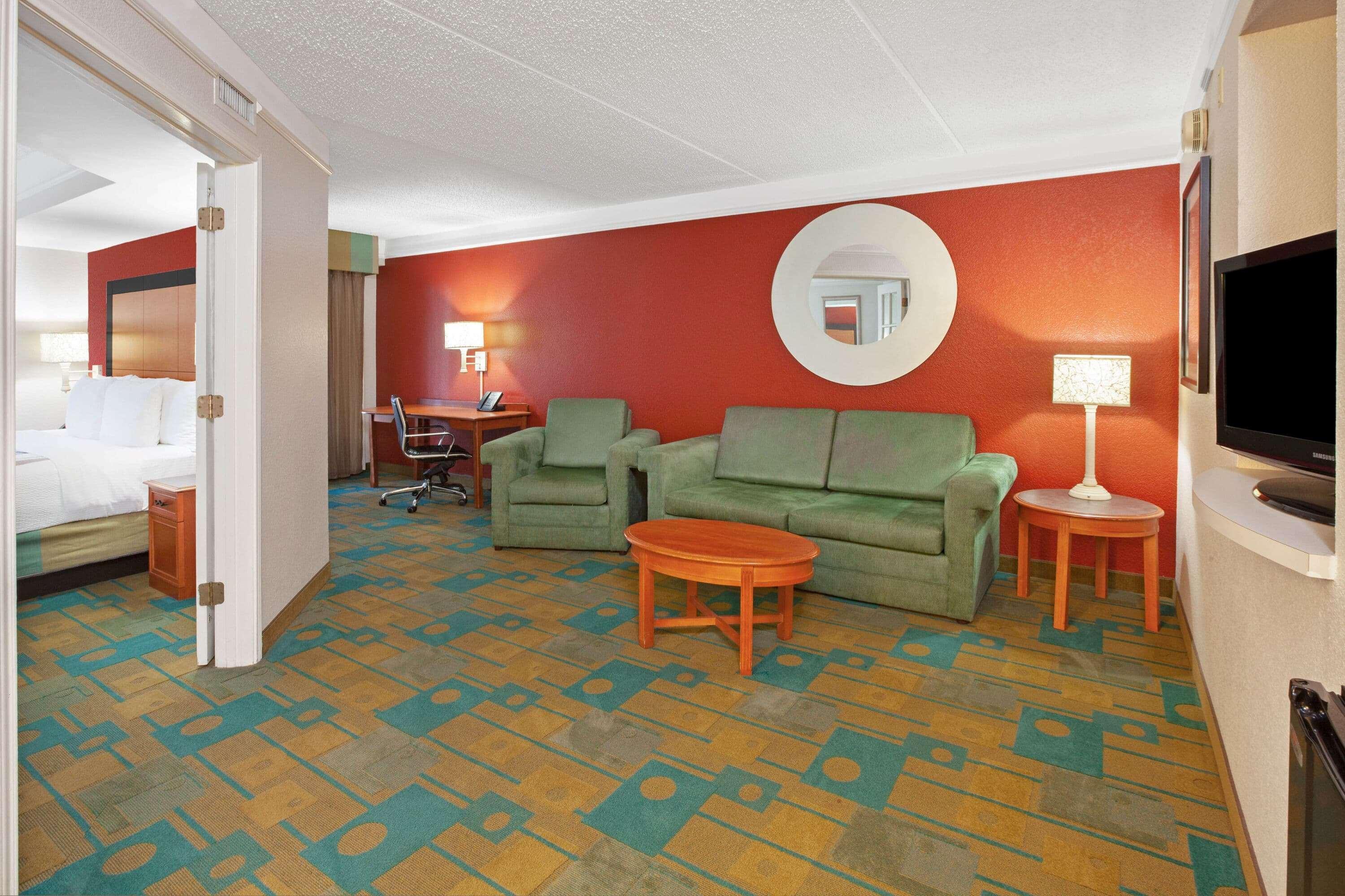 La Quinta By Wyndham Houston Galleria Area Exterior photo