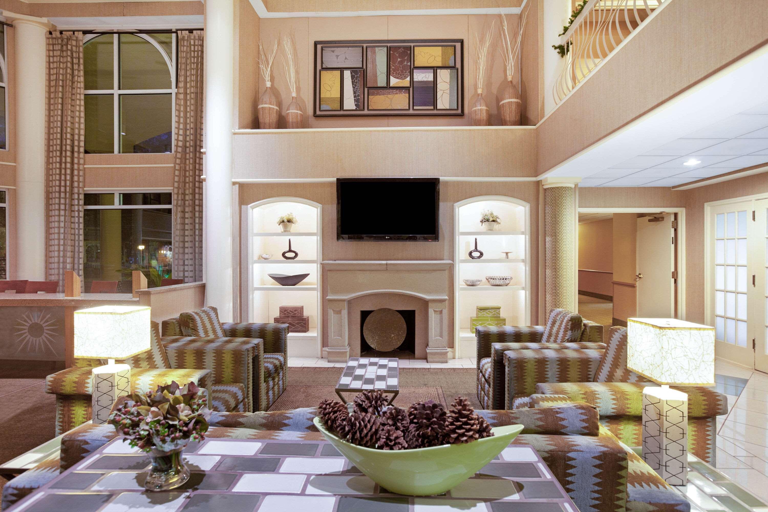 La Quinta By Wyndham Houston Galleria Area Exterior photo